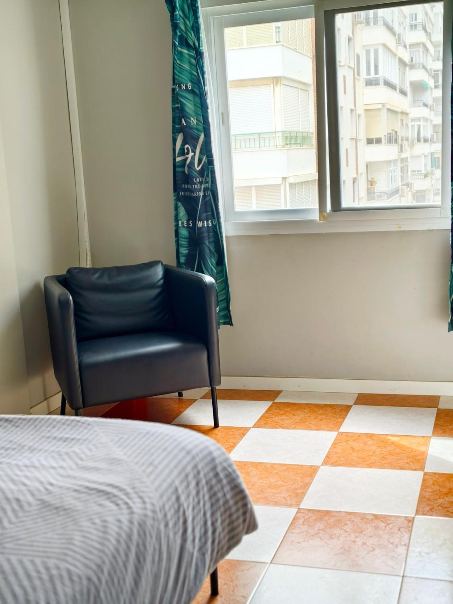 Apartamento Cerca Del Centro 2 Малага Екстериор снимка