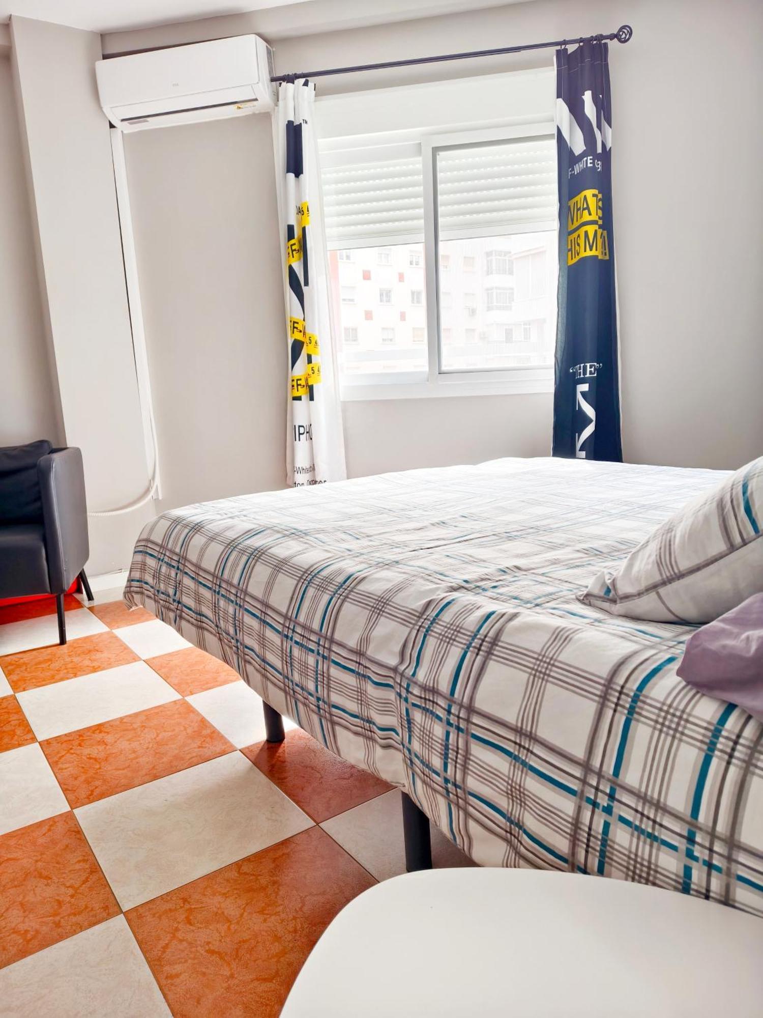 Apartamento Cerca Del Centro 2 Малага Екстериор снимка